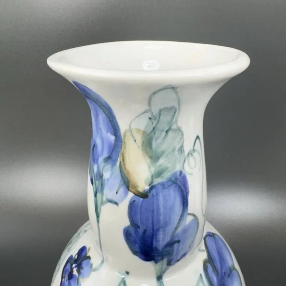 Vintage‎ Hand Made Studio Art Pottery Vase Vessel Bottle Artist Signed EZ Vase
